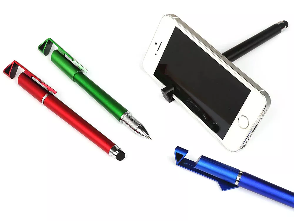 قلم لمسی که هم پایه نگه‌دارنده است و هم تمیزکننده نمایشگر